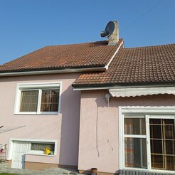 čistenie strechy domu v Topoľčanoch