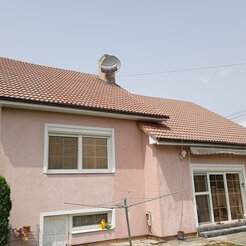 čistenie strechy domu v Topoľčanoch