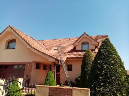 Čistenie strechy rodinného domu v Topoľčanoch