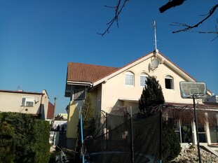 Umývanie strechy a fasády v Topoľčanoch